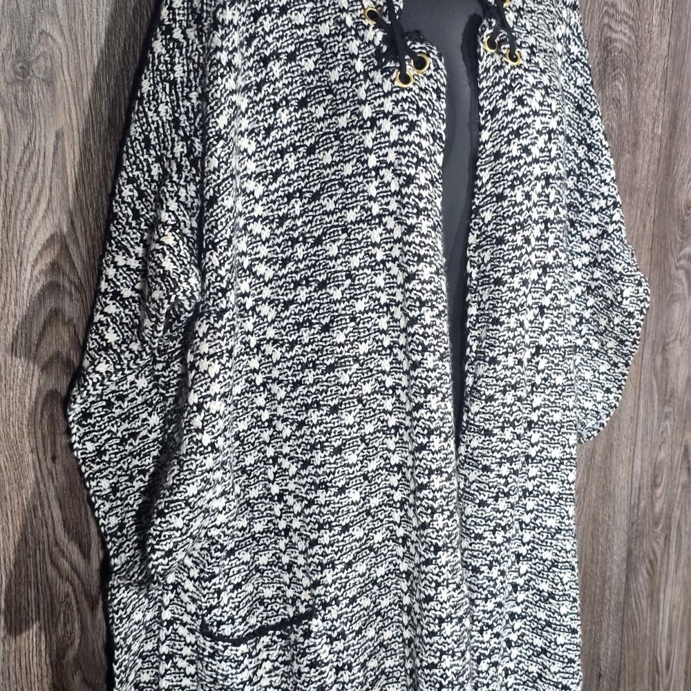 Chicos Open Front Knit Cardigan Sweater Jacket Gold Accents‎ Black White OS